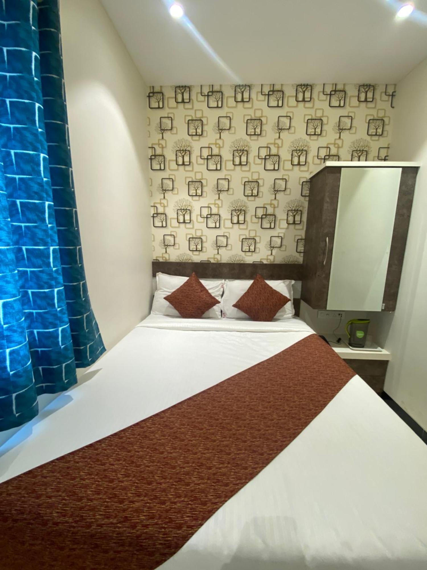Hotel Rose Mumbai (Bombay)